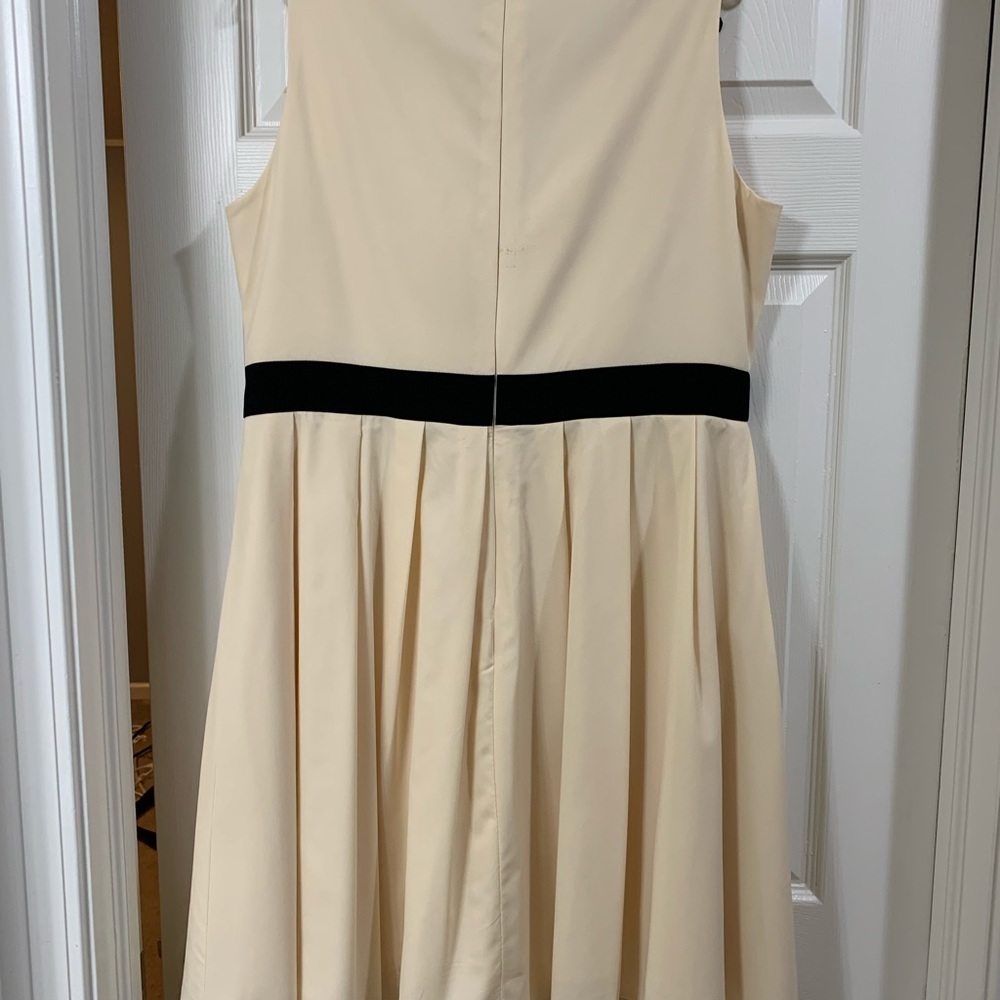 Chi Chi London elegant black and white dress with lace detail - Picture 4 of 6
